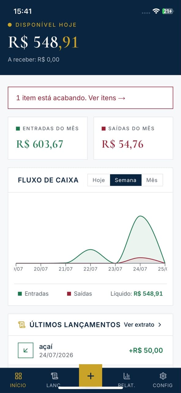 Painel do Autchronos no celular: saldo disponível de R$ 548,91, entradas e saídas do mês, gráfico de fluxo de caixa e o lançamento de açaí de R$ 50,00 nos últimos lançamentos.
